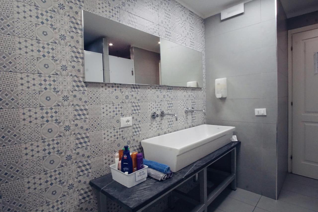 Hostel Grand Manin *